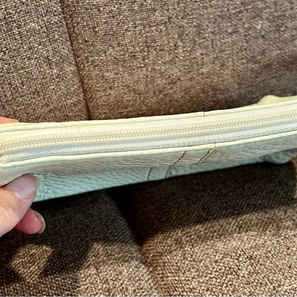 Coach wristlet - Picture 6 of 8